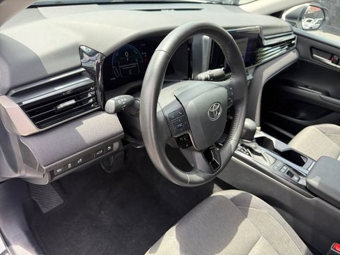 Used 2025 Toyota Camry LE w/ Convenience Package AWD/4WD image 28