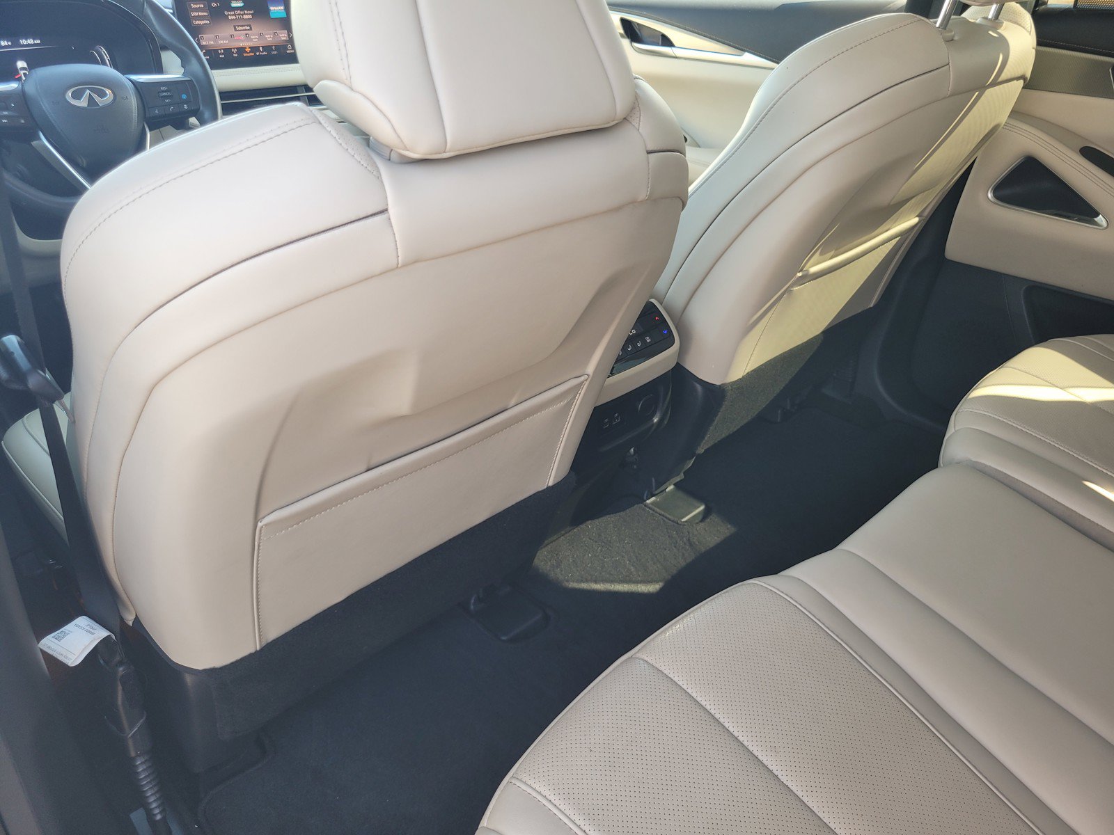 Used 2024 INFINITI QX60 Luxe w/ Performance Audio Package AWD/4WD image 11
