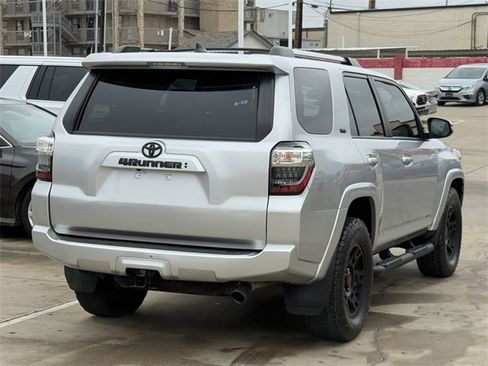 Used 2024 Toyota 4Runner SR5 Premium image 4
