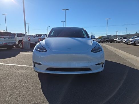 Used 2023 Tesla Model Y Long Range image 3