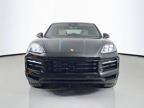 Certified 2026 Porsche Cayenne Coupe AWD/4WD image 10