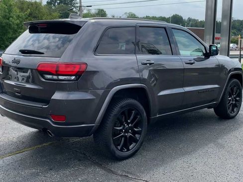 Used 2019 Jeep Grand Cherokee Altitude AWD/4WD image 8