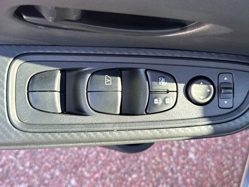 Used 2025 Nissan Versa S w/ Trunk Package image 12