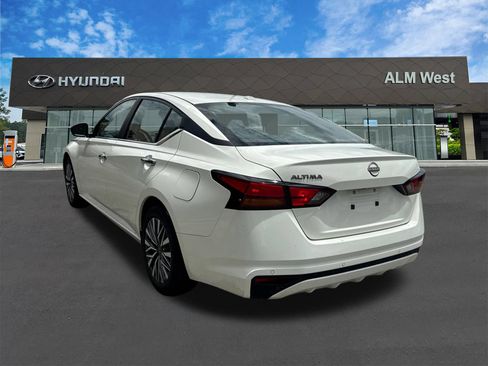 Used 2025 Nissan Altima 2.5 SV FWD image 7