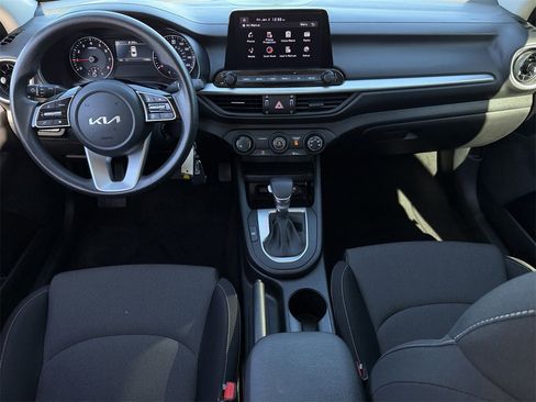 Used 2024 Kia Forte LXS w/ LXS Technology Package image 10