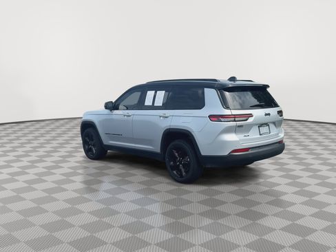 Used 2023 Jeep Grand Cherokee L Laredo AWD/4WD image 6