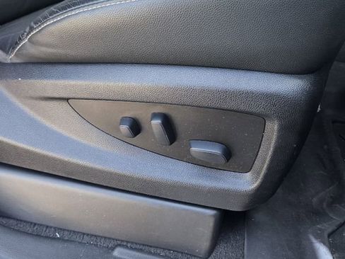 Used 2019 Chevrolet Suburban LT image 20