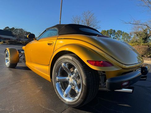 Used 2002 Chrysler Prowler RWD image 3