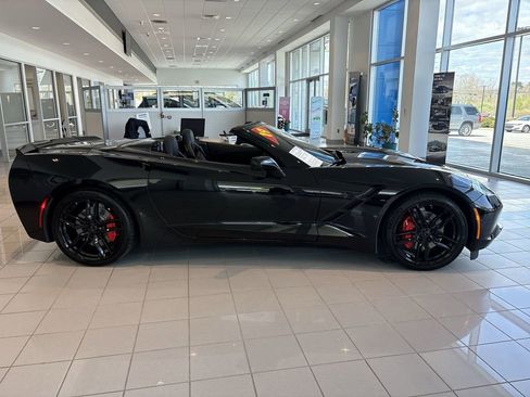 Used 2019 Chevrolet Corvette Stingray Convertible w/ 1LT RWD image 11