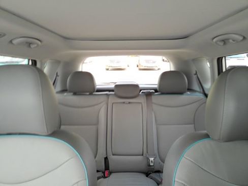 Used 2019 Kia Soul EV + w/ Sun & Fun Package image 32