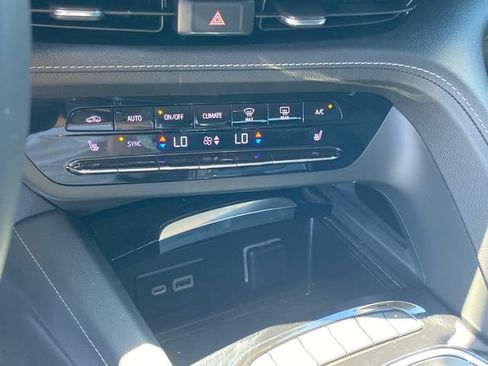 Certified 2023 Buick Envision Essence AWD/4WD image 12