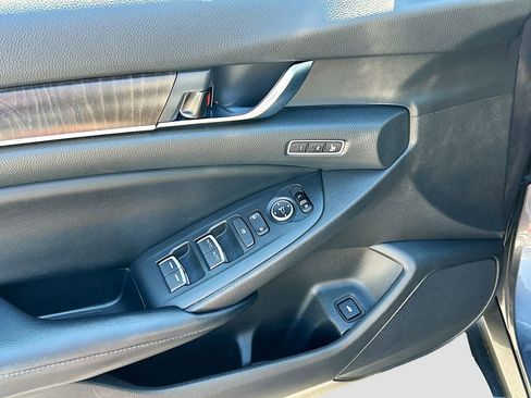 Used 2018 Honda Accord EX-L image 17