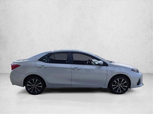 Used 2017 Toyota Corolla SE image 4