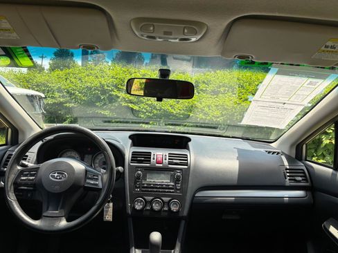 Used 2013 Subaru Impreza 2.0i Premium w/ All-Weather Pkg AWD/4WD image 9