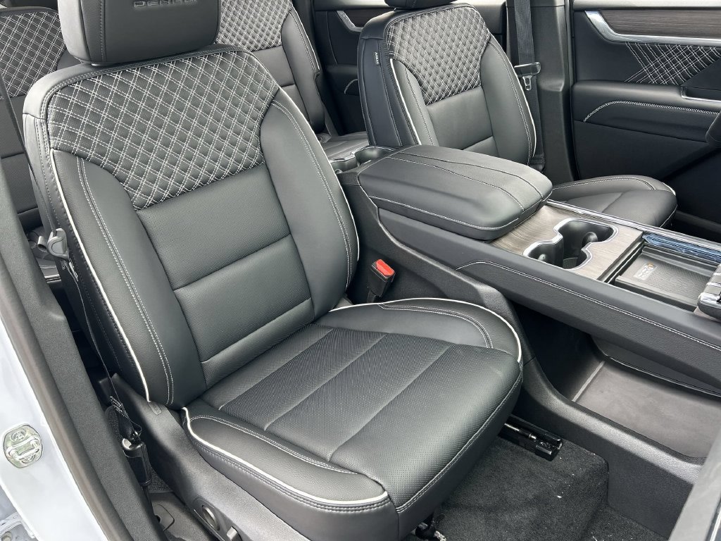 New 2027 GMC Acadia Denali FWD image 28