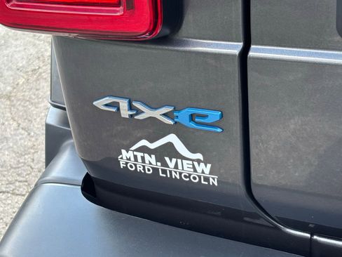 Used 2021 Jeep Wrangler Unlimited Sahara w/ Cold Weather Group image 14