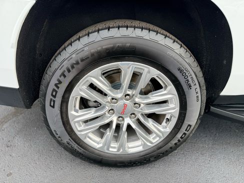Used 2023 GMC Yukon XL SLT image 28