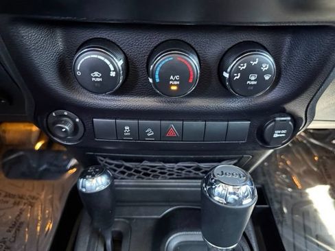 Used 2015 Jeep Wrangler Unlimited Sport w/ Quick Order Package 24S AWD/4WD image 26