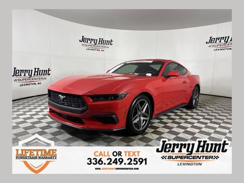 Used 2025 Ford Mustang Coupe RWD image 1