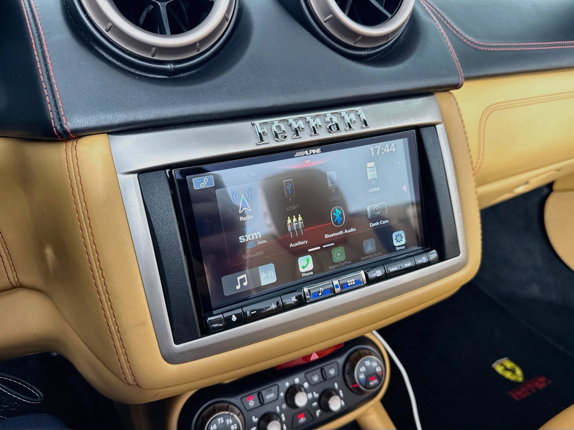 Used 2010 Ferrari California RWD image 15