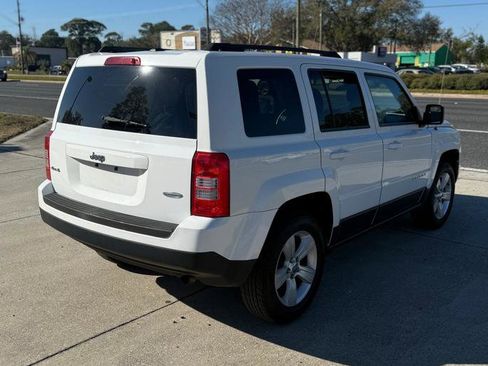 Used 2014 Jeep Patriot Latitude w/ Sun/Sound Group image 4
