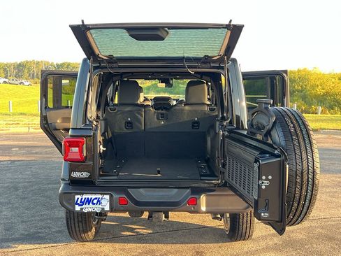 New 2025 Jeep Wrangler Sahara image 37