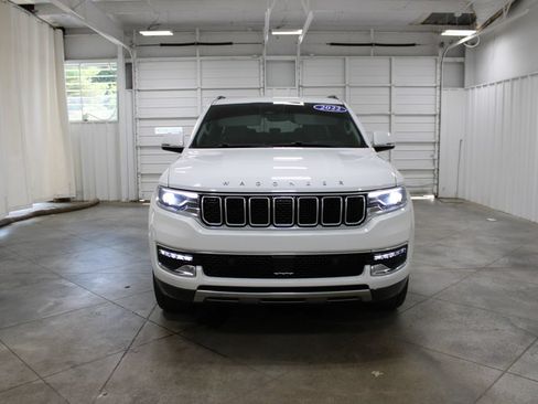 Used 2022 Jeep Wagoneer Series III w/ Flexible Seating Group AWD/4WD image 3