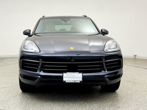 Used 2023 Porsche Cayenne Platinum Edition AWD/4WD image 2