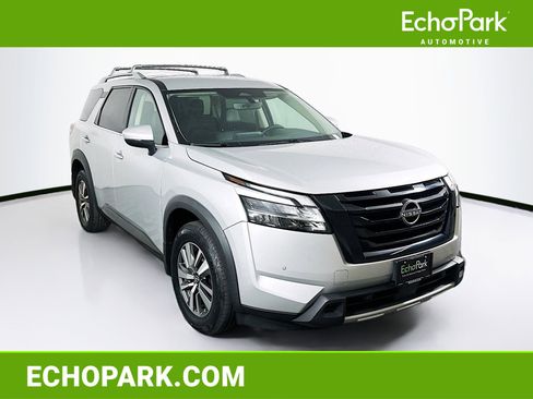 Used 2023 Nissan Pathfinder SL w/ Black Appearance Package image 1