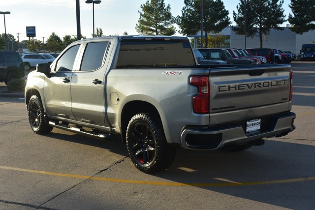 Used 2023 Chevrolet Silverado 1500 RST w/ Redline Edition AWD/4WD image 9