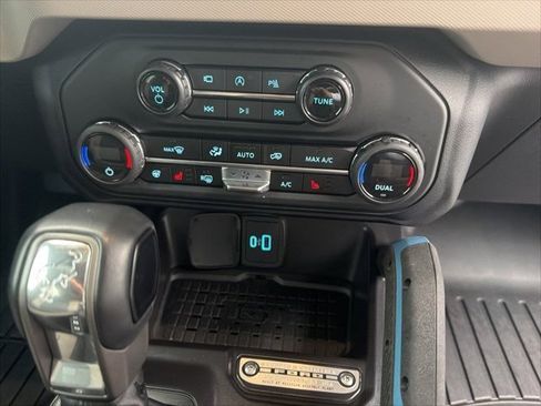 Used 2024 Ford Bronco Wildtrak image 18