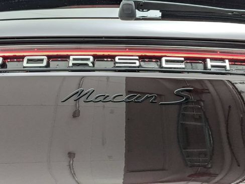 Certified 2024 Porsche Macan S AWD/4WD image 58