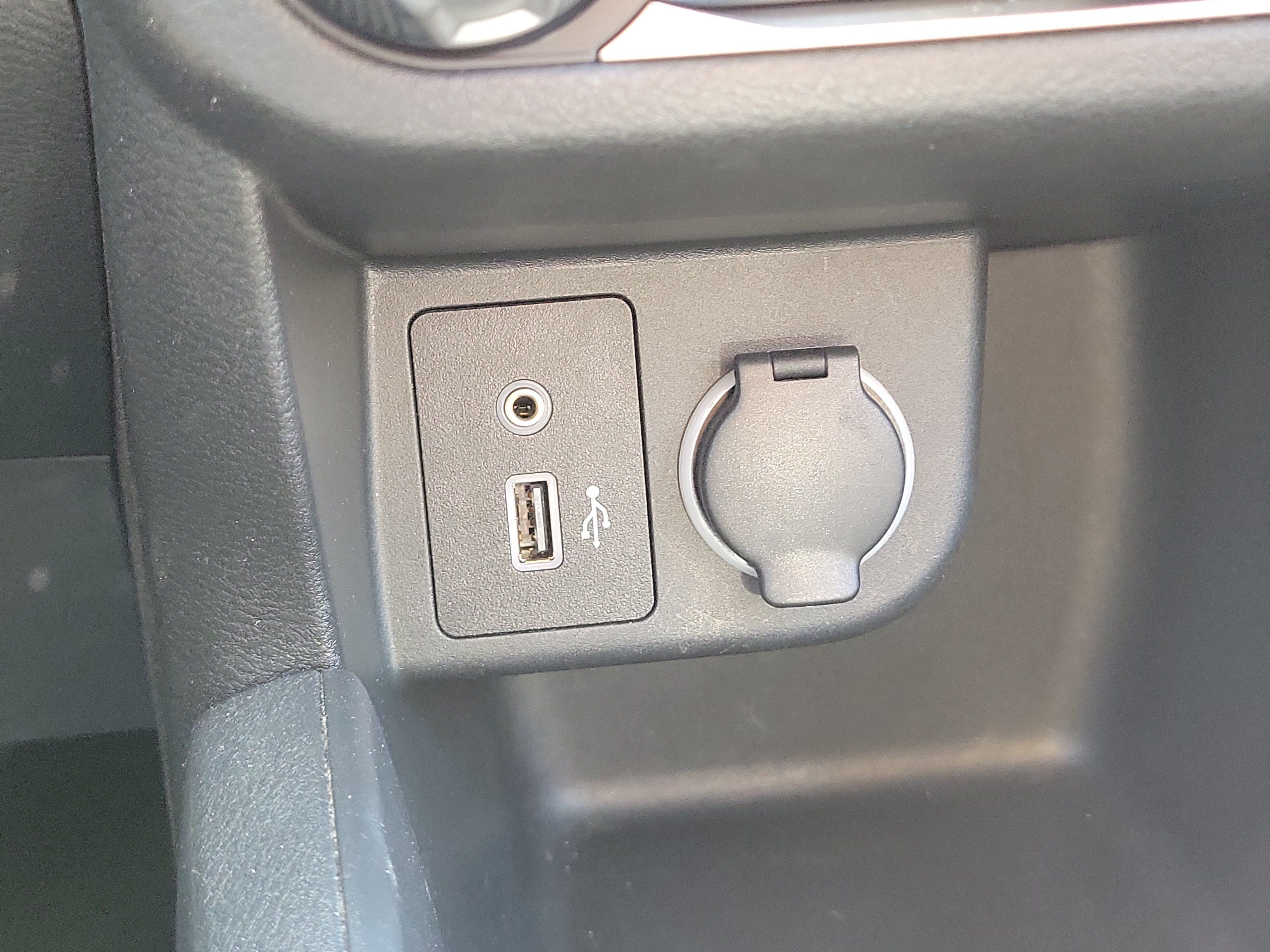 Certified 2021 Nissan Kicks S FWD image 28