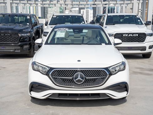 Used 2024 Mercedes-Benz E 350 4MATIC Sedan image 4