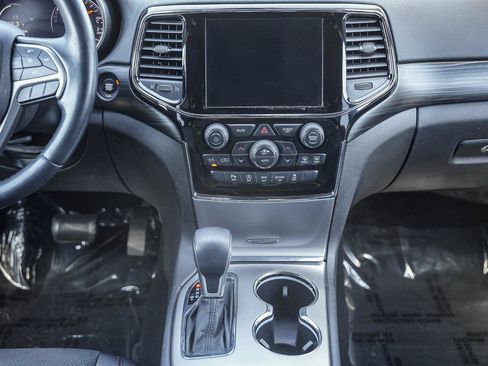 Used 2019 Jeep Grand Cherokee Altitude AWD/4WD image 13