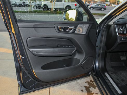 Used 2019 Volvo XC60 T8 Inscription w/ Advanced Package image 14