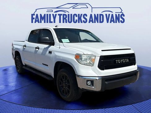 Used 2017 Toyota Tundra SR5 AWD/4WD image 7