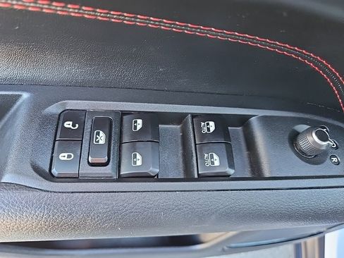 Used 2023 Jeep Compass Trailhawk w/ Trailhawk Convenience Group image 28