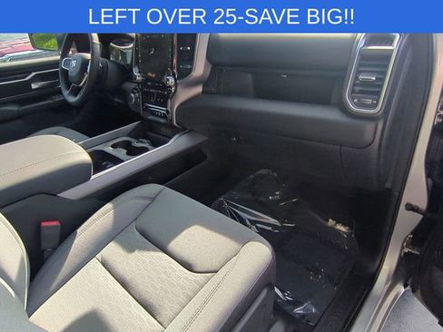 Used 2025 RAM 1500 Big Horn AWD/4WD image 38