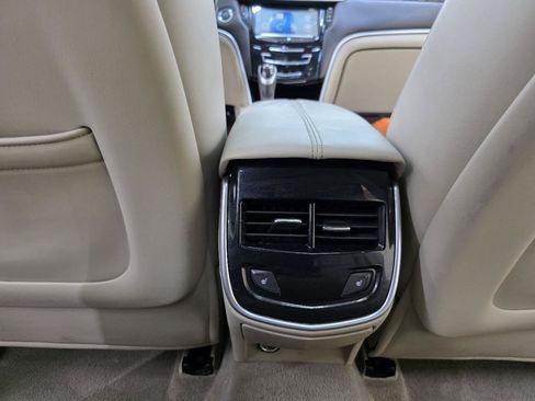 Used 2013 Cadillac XTS Luxury FWD image 27