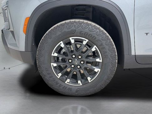 Used 2025 Chevrolet Traverse Z71 AWD/4WD image 28