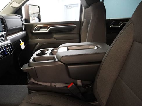 New 2026 Chevrolet Silverado 2500 LT image 7