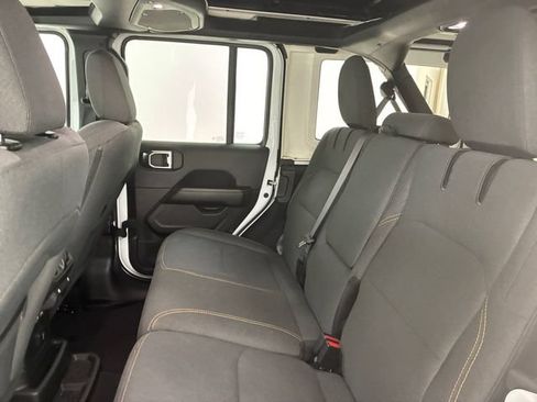 Used 2025 Jeep Wrangler Unlimited Sahara w/ Safety Group AWD/4WD image 18
