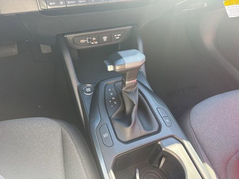 New 2025 Kia K4 LXS image 36