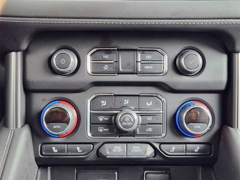 Certified 2024 Chevrolet Suburban LT image 20