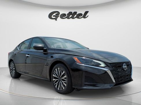 Certified 2024 Nissan Altima 2.5 SV FWD image 3