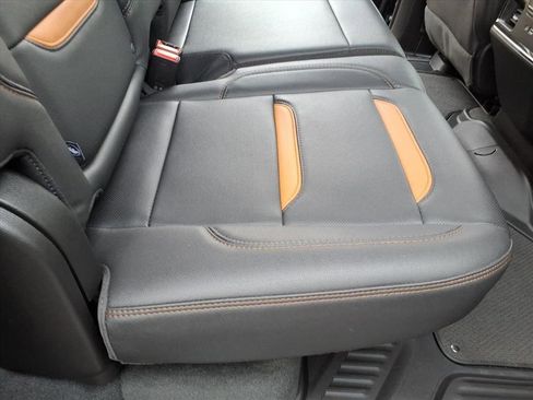 Used 2024 GMC Sierra 2500 AT4 w/ AT4 Premium Plus Package image 19