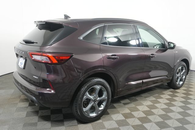 Certified 2023 Ford Escape ST-Line w/ Tech Pack #1 AWD/4WD image 3