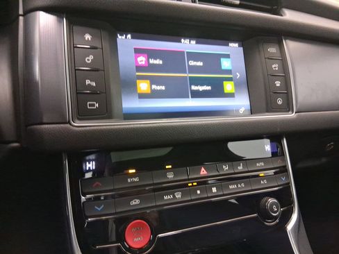 Used 2017 Jaguar XF R-Sport image 22