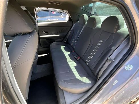 Used 2022 Hyundai Elantra SEL FWD image 33